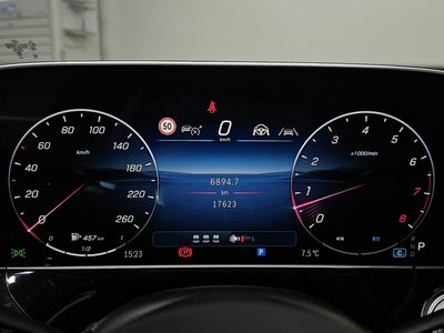 MERCEDES-BENZ E-CLASS - 8