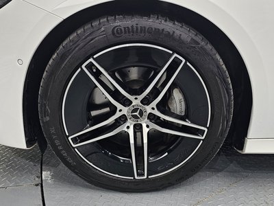 MERCEDES-BENZ E-CLASS - 6