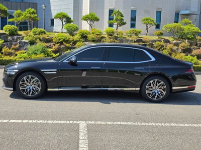 صورة 6 لـ 2022 Genesis G90 (RS4)