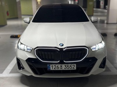 BMW 5 SERIES - 1