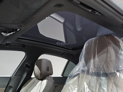 2024 BMW 5 SERIES — миниатюра 24