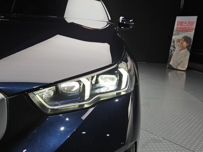 2024 BMW 5 SERIES — фото 9