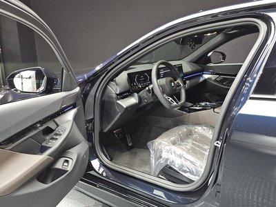 2024 BMW 5 SERIES — миниатюра 13