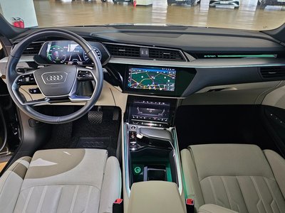 AUDI E-TRON - 5