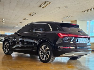 AUDI E-TRON - 3