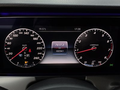 MERCEDES-BENZ E-CLASS - 8