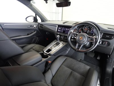 2021 Porsche MACAN photo 10