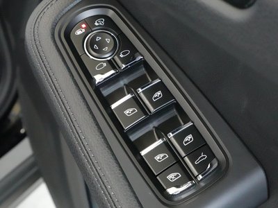 2021 Porsche MACAN photo 8