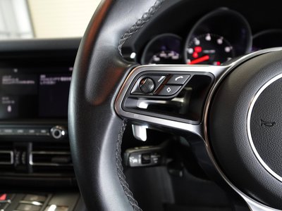 2021 Porsche MACAN thumbnail 42