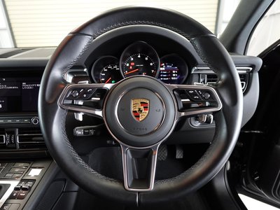 2021 Porsche MACAN thumbnail 41