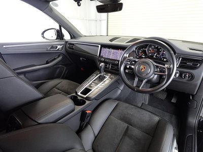 2021 Porsche MACAN photo 4
