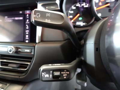 2021 Porsche MACAN thumbnail 44