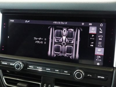 2021 Porsche MACAN thumbnail 27