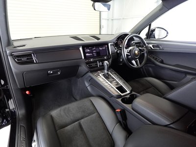2021 Porsche MACAN thumbnail 14