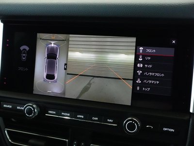 2021 Porsche MACAN thumbnail 35
