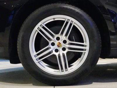 2021 Porsche MACAN thumbnail 65