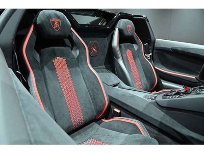 LAMBORGHINI AVENTADOR ROADSTER - 2