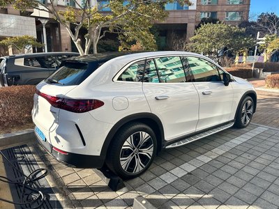 MERCEDES-BENZ EQE - 8