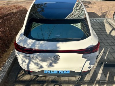 MERCEDES-BENZ EQE - 9