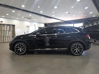 MERCEDES-BENZ EQE - 8