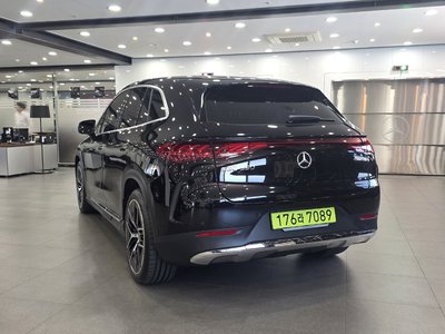 MERCEDES-BENZ EQE - 2