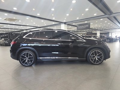 MERCEDES-BENZ EQE - 9