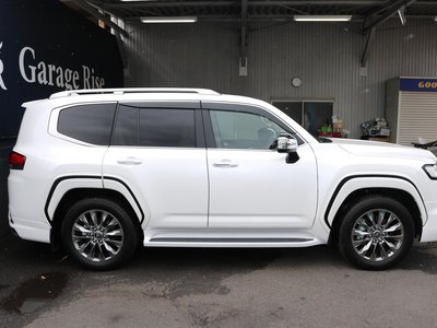 TOYOTA LAND CRUISER 300 - 4
