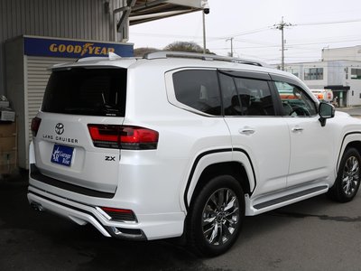 TOYOTA LAND CRUISER 300 - 5