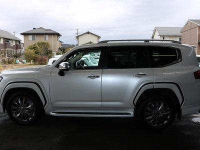 TOYOTA LAND CRUISER 300 - 8