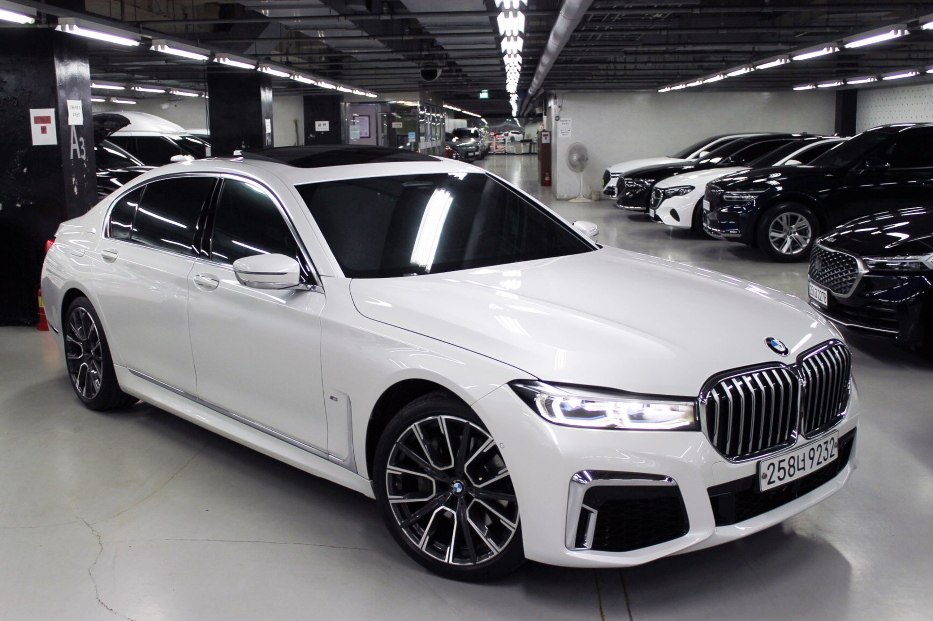 BMW 7 SERIES - View 1