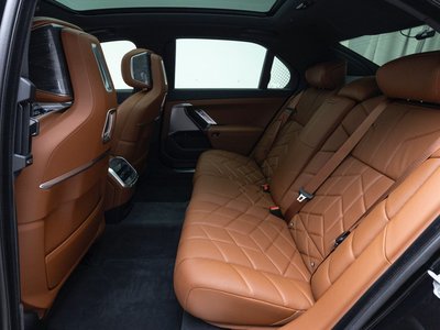 2025 BMW 7 SERIES photo 10