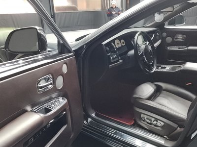 ROLLS-ROYCE GHOST - 10