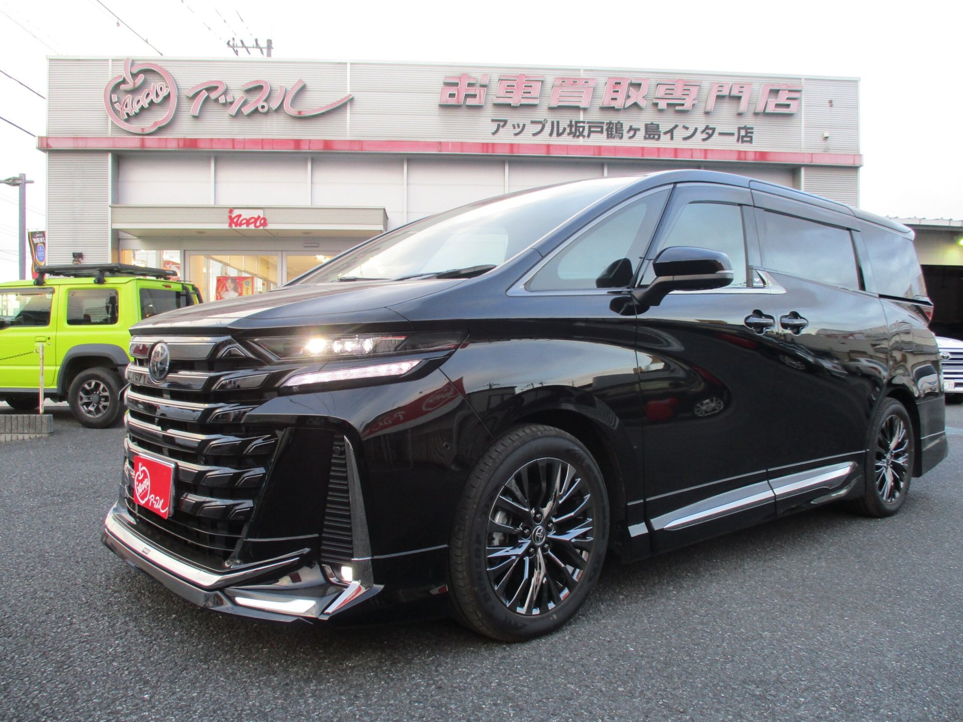 TOYOTA VELLFIRE - View 1