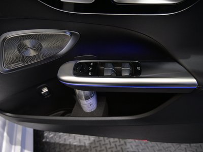 2025 MERCEDES-BENZ C-CLASS — миниатюра 30