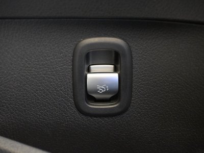 2025 MERCEDES-BENZ C-CLASS — миниатюра 21
