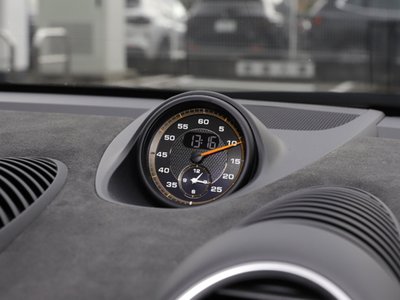 PORSCHE 718 SPYDER - 10