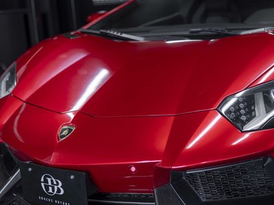 LAMBORGHINI AVENTADOR - 4