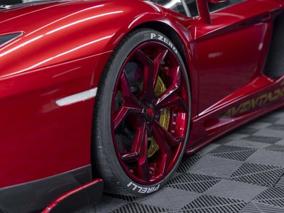 LAMBORGHINI AVENTADOR - 9