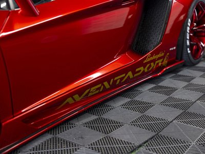 LAMBORGHINI AVENTADOR - 10