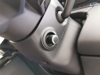 2025 LAND Rover RANGE ROVER EVOQUE — миниатюра 17