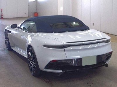 2020 Aston Martin DBS — фото 1