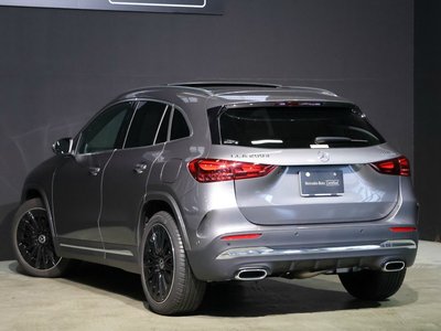 MERCEDES-BENZ GLA - 4
