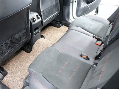 MERCEDES-BENZ GLB - 10