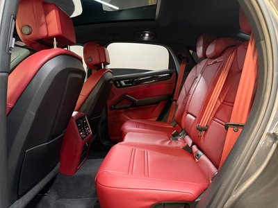 PORSCHE CAYENNE - 8
