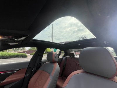 2025 BMW 5 SERIES 缩略图 15