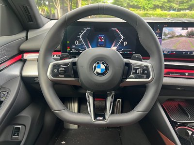 2025 BMW 5 SERIES 缩略图 13