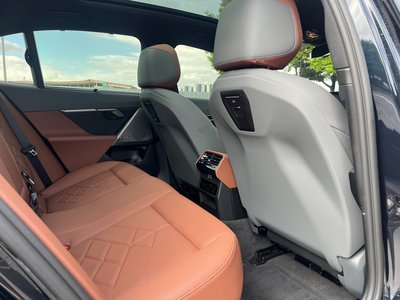 2025 BMW 5 SERIES 缩略图 11