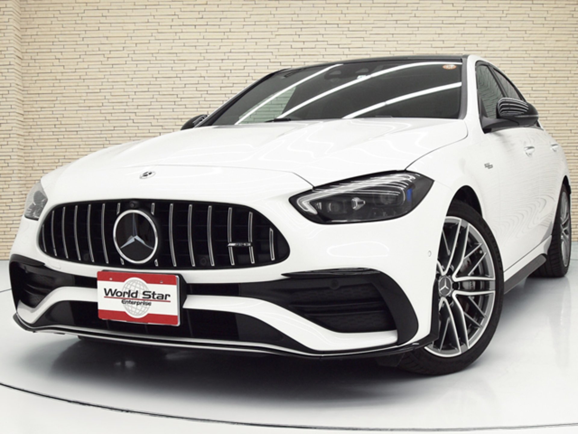 MERCEDES-BENZ C-CLASS AMG - View 1