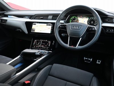2024 AUDI Q8 SPORTBACK E-TRON — фото 6