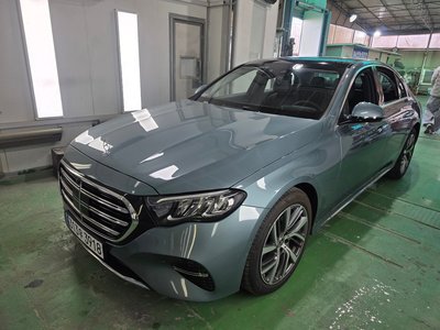 MERCEDES-BENZ E-CLASS - 2